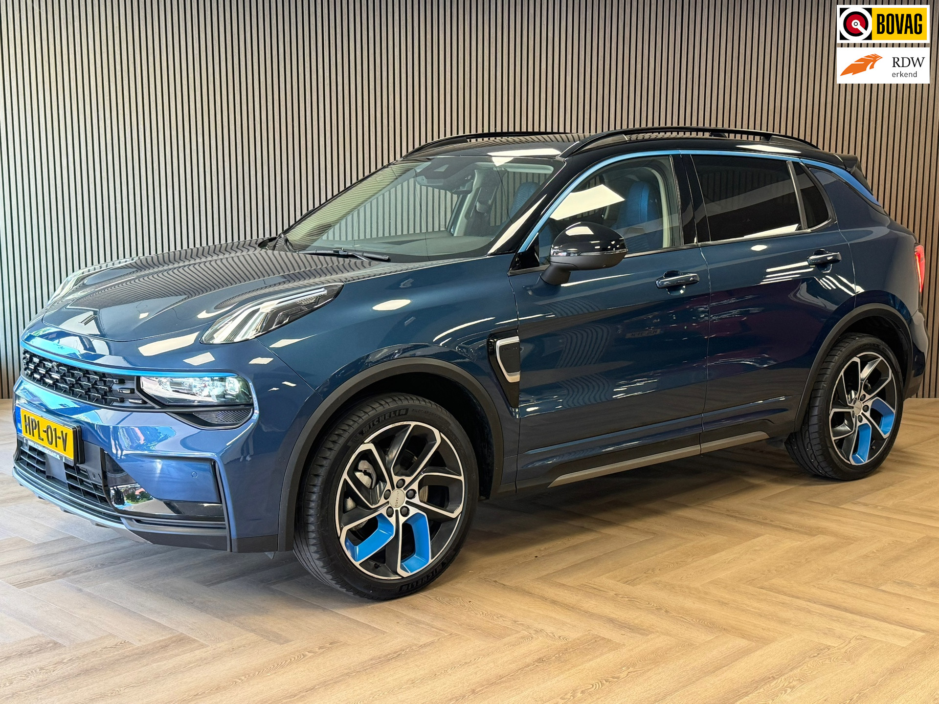 43906340-43.jpg
