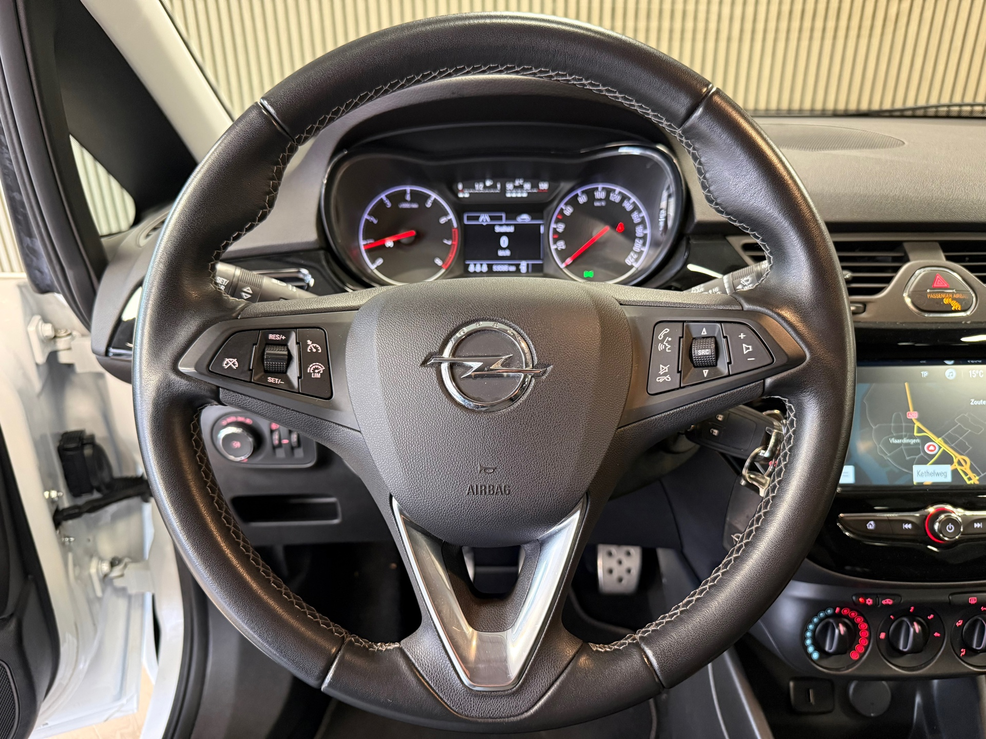 48668681-35.jpg