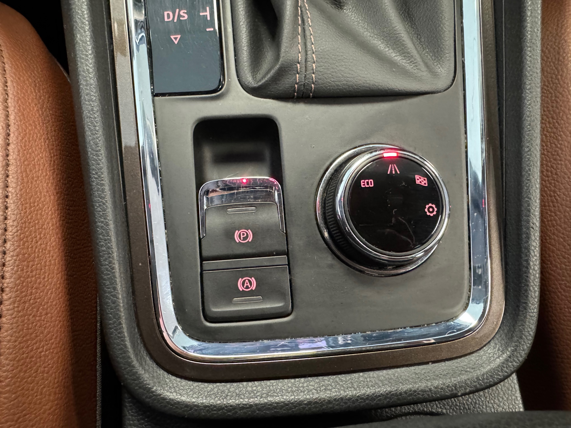 48676325-11.jpg