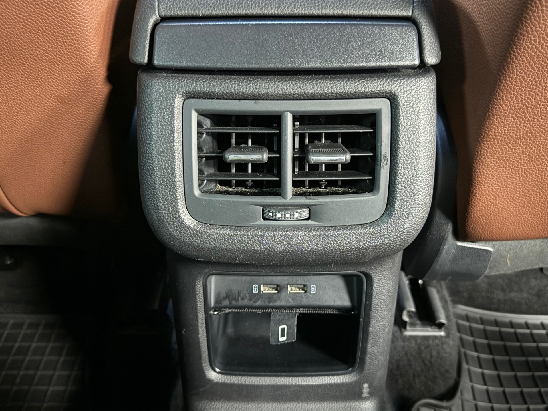 48676325-36.jpg
